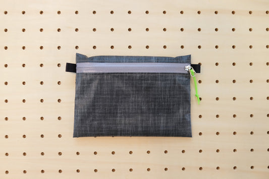 小さな職人の手作りジッパーポーチが入荷しました。
